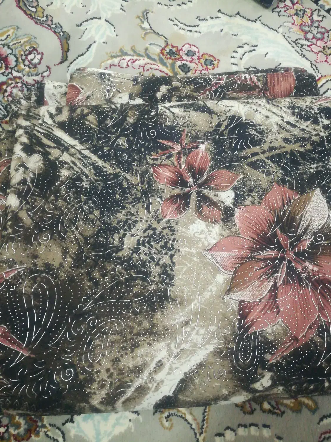 چادرو النگوی طلا روس|لباس|قم, ولیعصر|دیوار