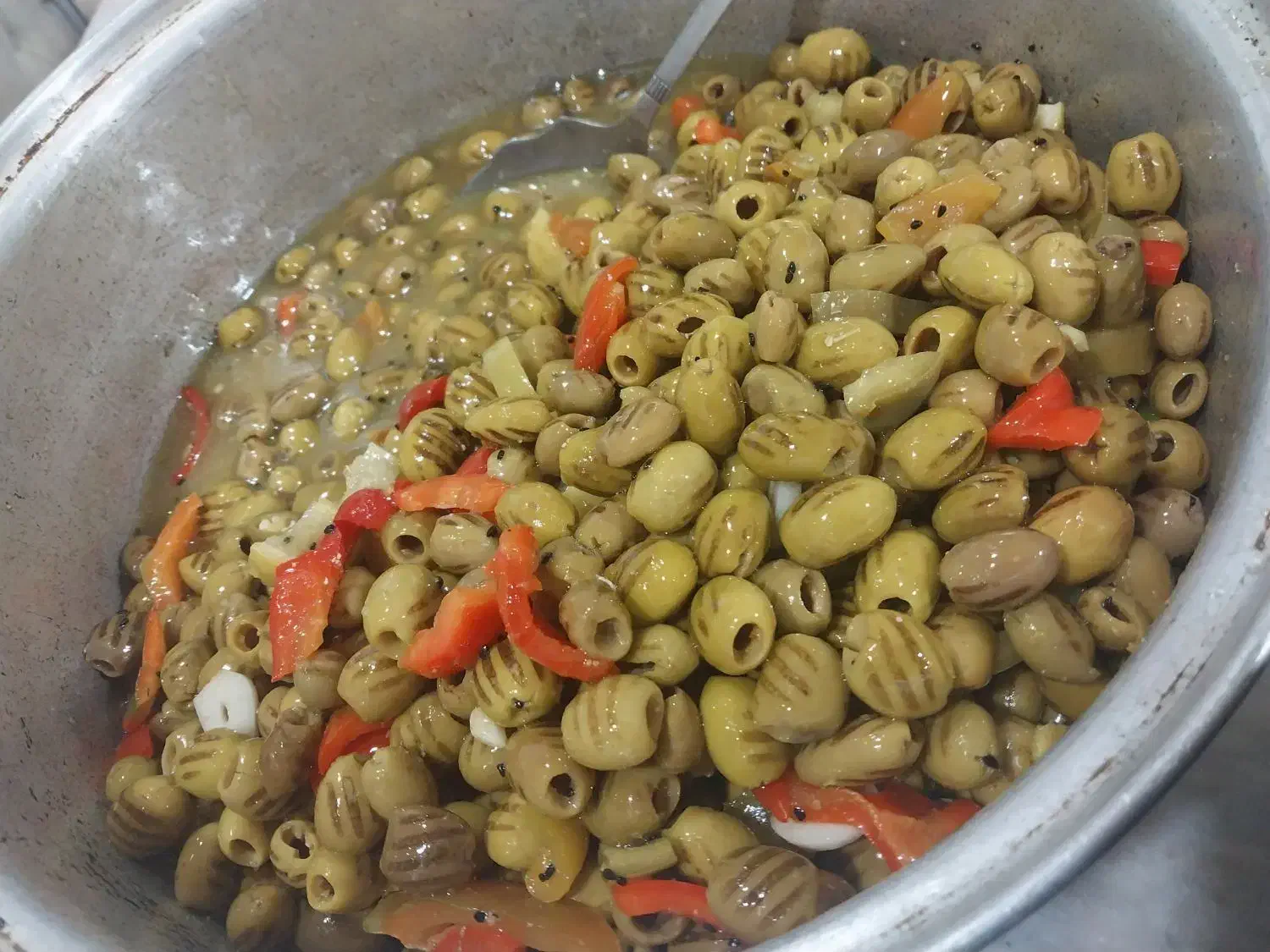 زیتون کبابی با روغن زیتون درجه یک|خوردنی و آشامیدنی|تهران, امام زاده عبدالله|دیوار