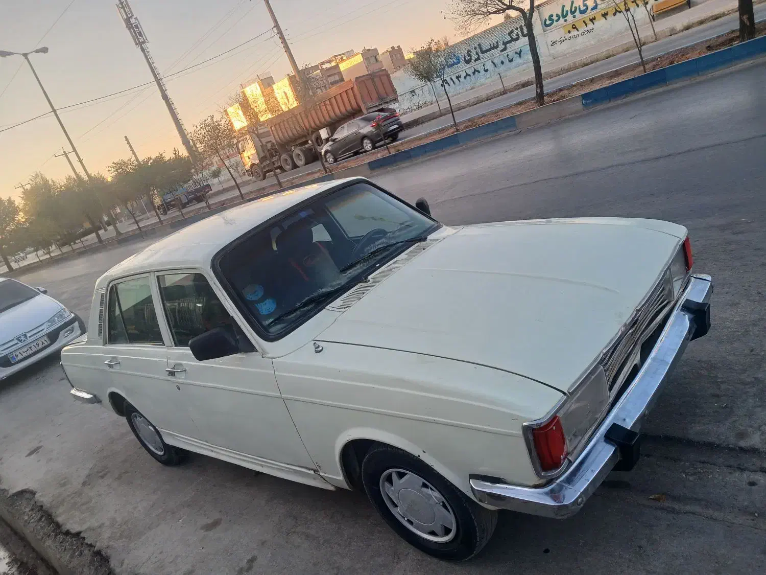 پیکان۸۳ بدون رنگ بروجن|خودرو سواری و وانت|بروجن, |دیوار