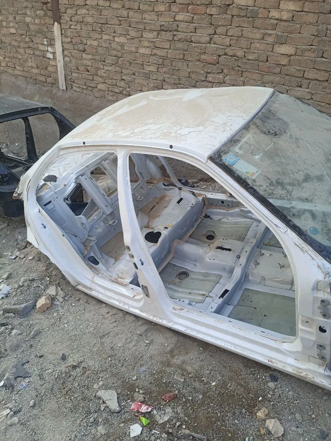 سقف و ستون صندوق قسمت عقب دنا ۲۰۶ و 207|قطعات یدکی و لوازم جانبی|رباط‌کریم, رباط‌کریم|دیوار