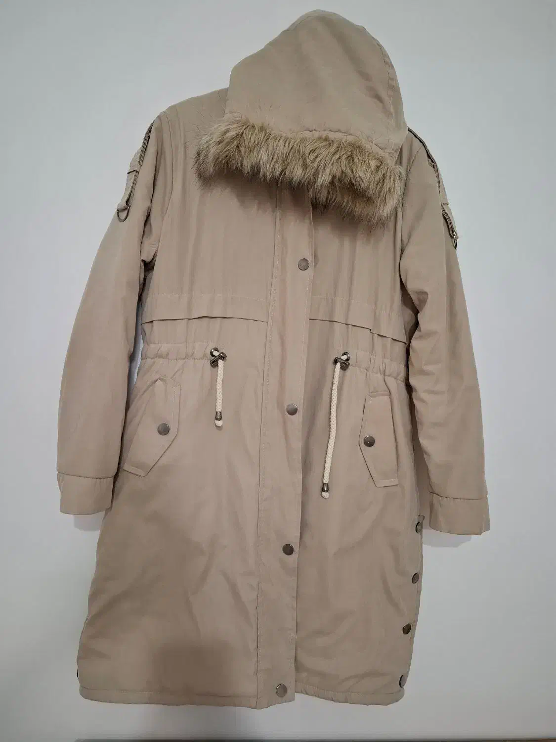 پالتو|لباس|فیروزه, |دیوار