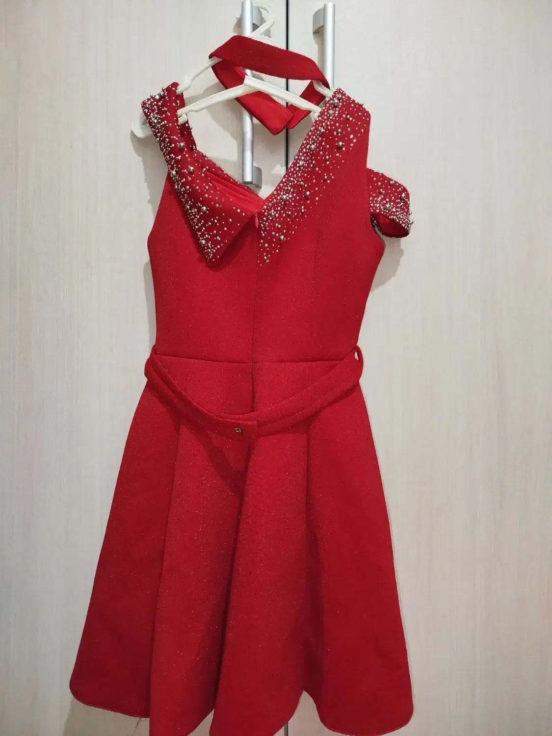 لباس مجلسی|لباس|باسمنج, |دیوار