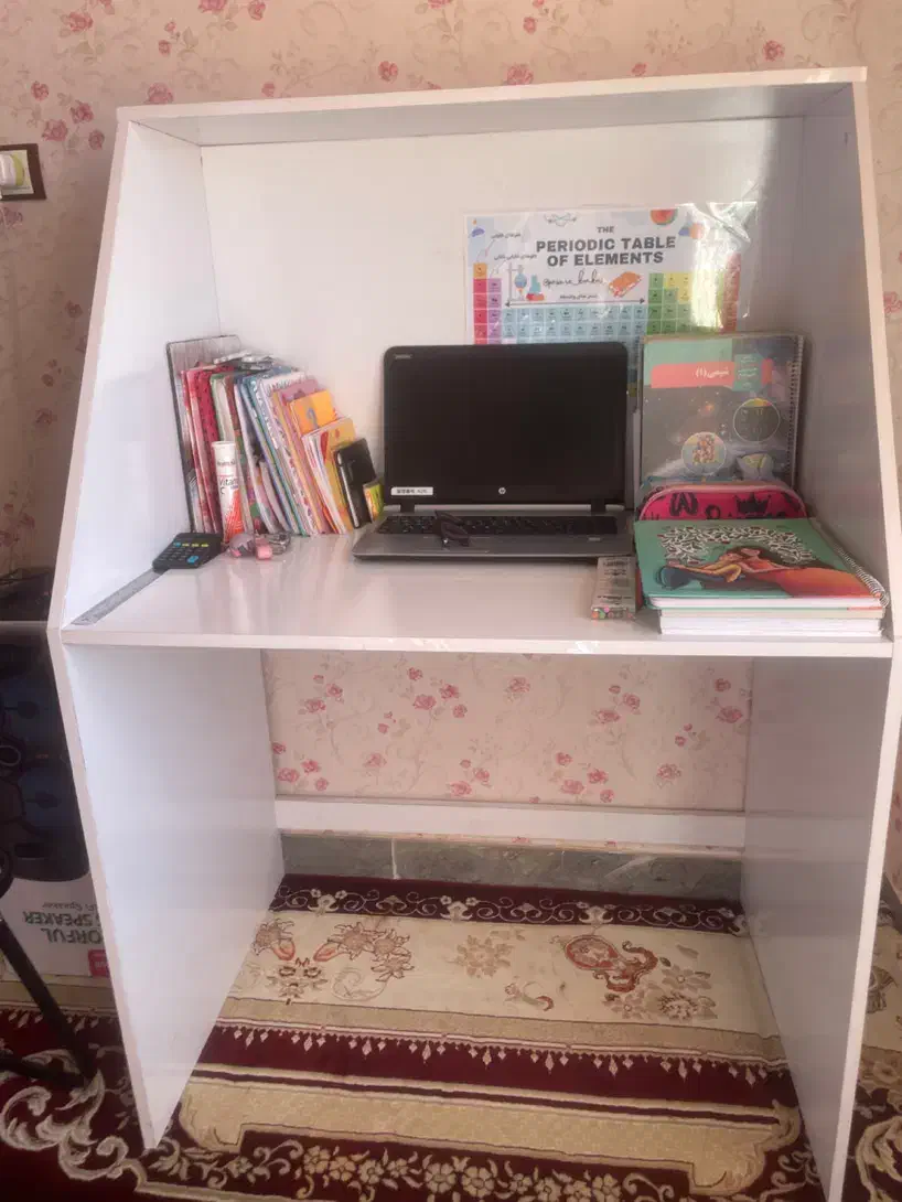 ۸ عدد میز نو|میز تحریر و کامپیوتر|ایلام, |دیوار