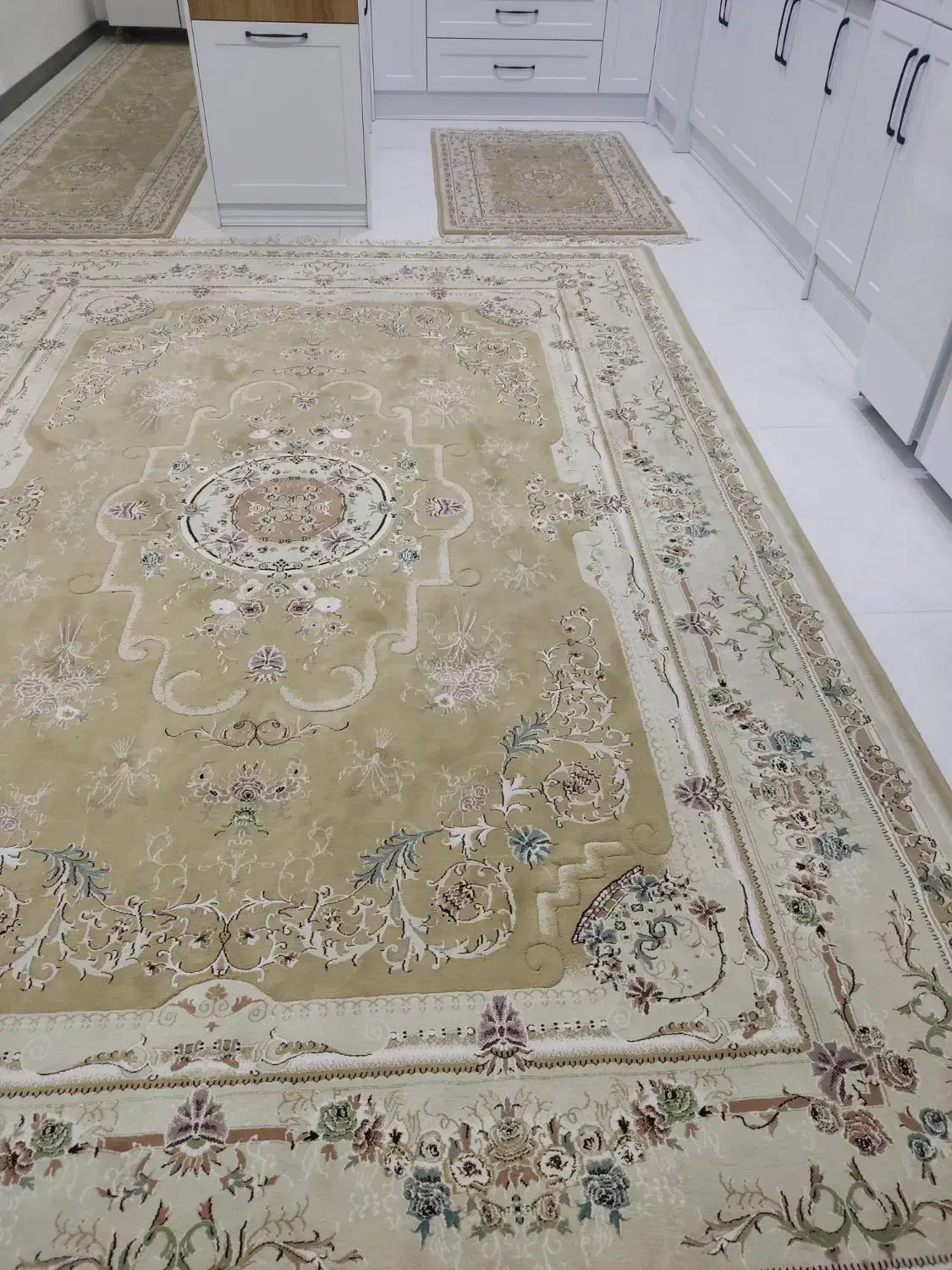 فرش|فرش|فردیس, فردیس|دیوار