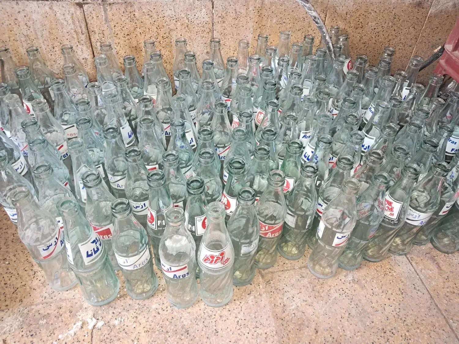 شیشه نوشابه|ظروف نگهدارنده، پلاستیکی، یک‌بارمصرف|اردبیل, |دیوار