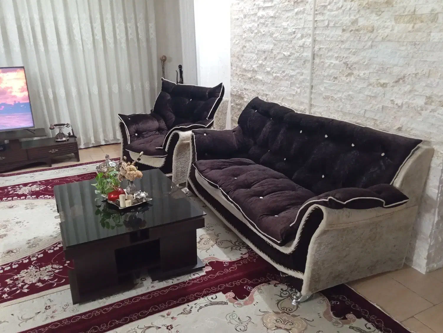 یک دست مبل راحتی تمیز و سالم به فروش میرسد|مبلمان خانگی و میز عسلی|محمدشهر, همایون ویلا|دیوار