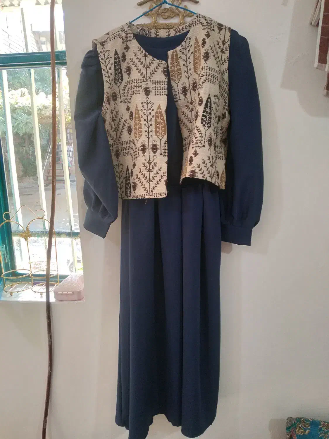 کت سارافن|لباس|گیان, |دیوار