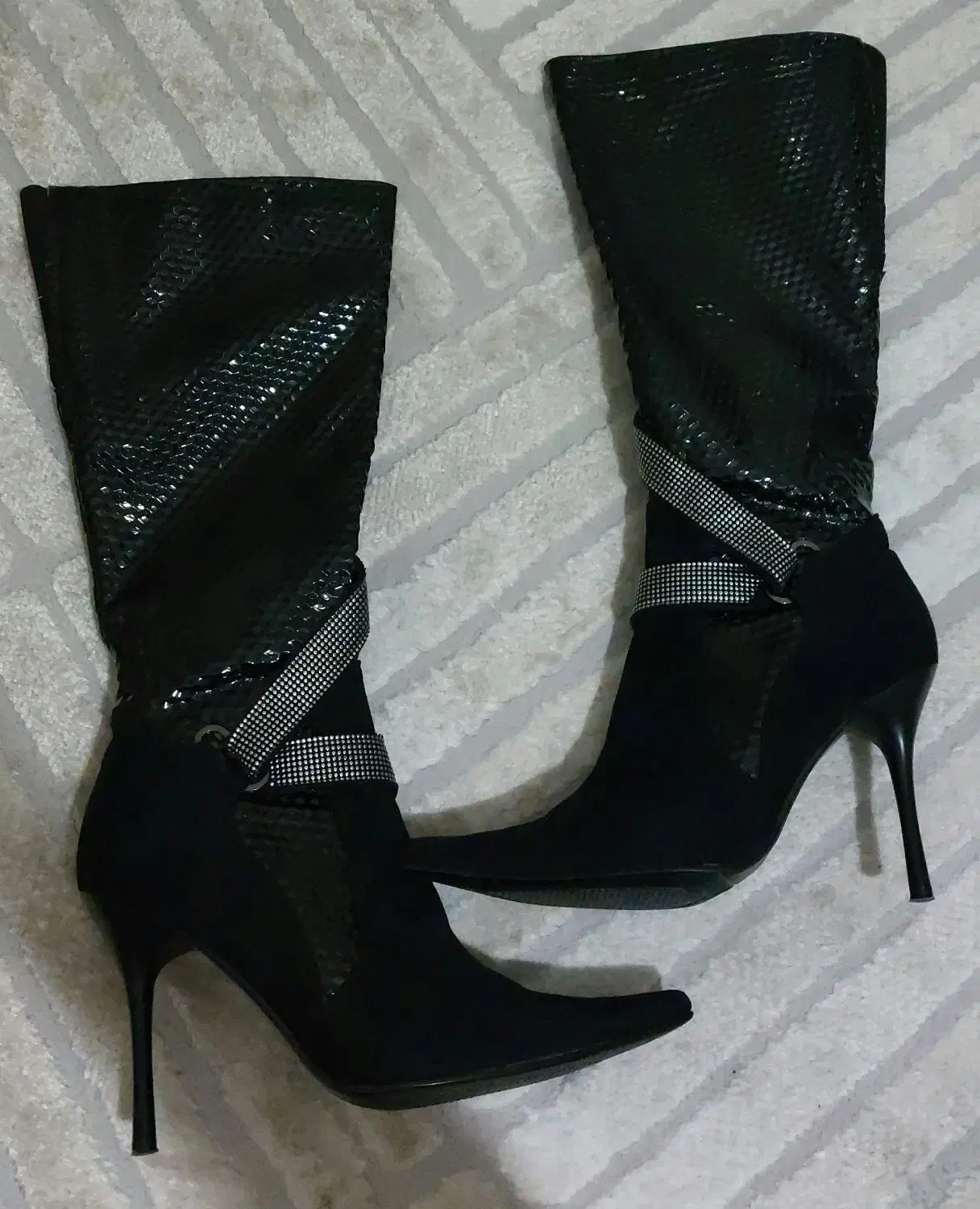 بوت چرم|کیف، کفش، کمربند|رشت, منظریه|دیوار