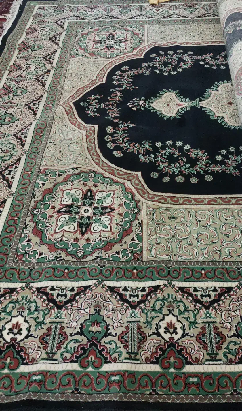 فرش در حد نو|فرش|آباده, |دیوار