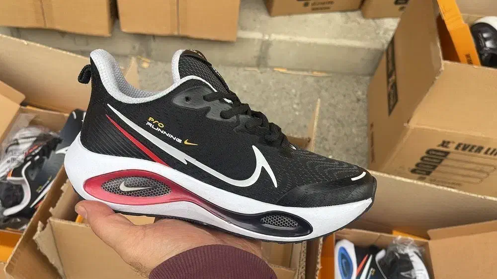 نایک دو رنگ موجود شد|ورزشهای توپی|خرمآباد, |دیوار