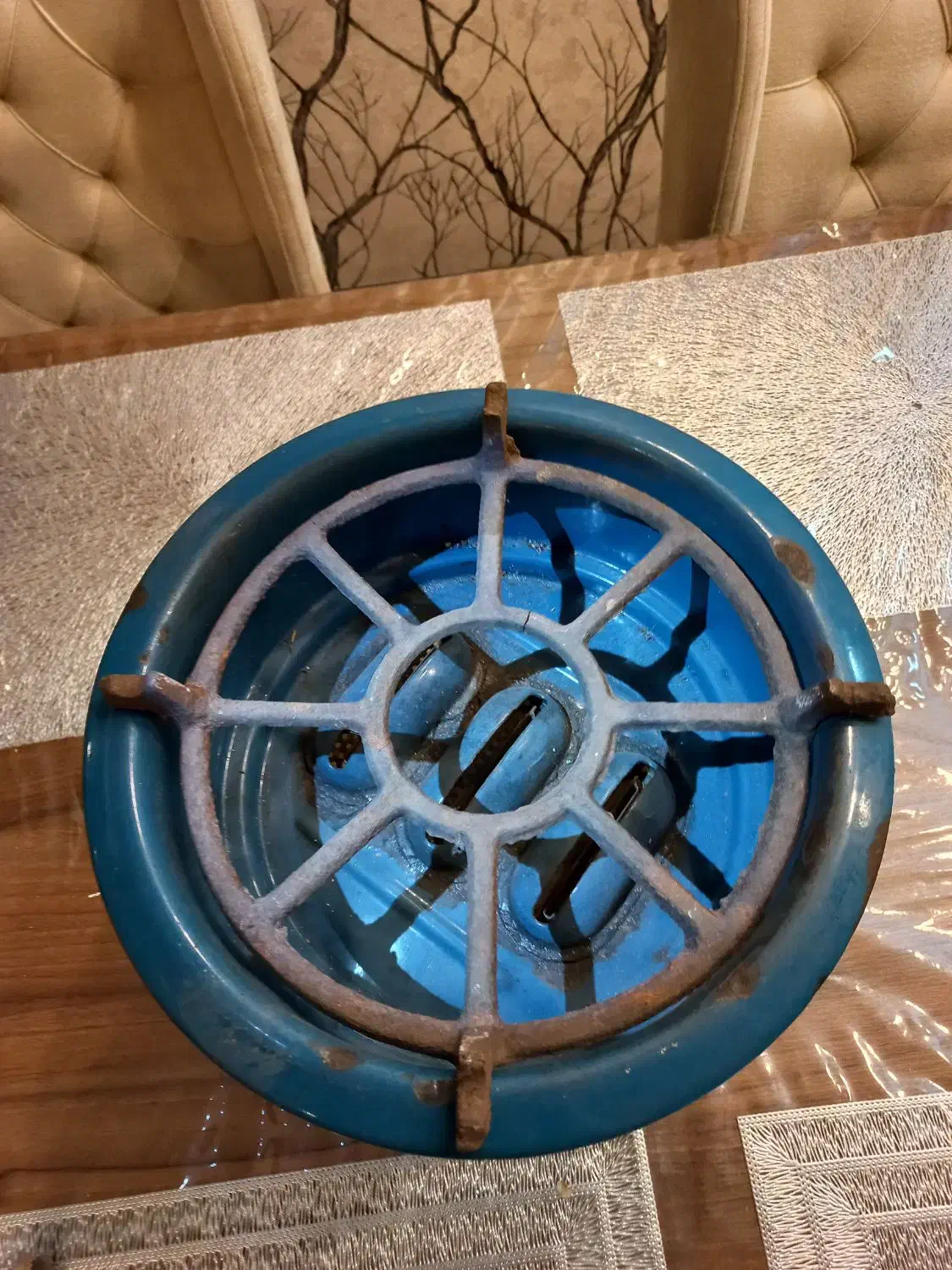 چراغ سه فتیله ای|کلکسیون اشیاء عتیقه|بندر انزلی, ساحل قو|دیوار