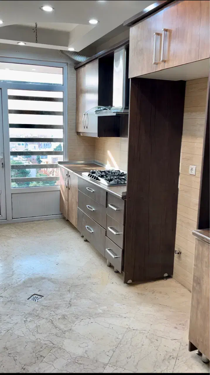 آپارتمان۱۱۰ متر/دو خواب/فول/خوش نقشه/قابل تبدیل