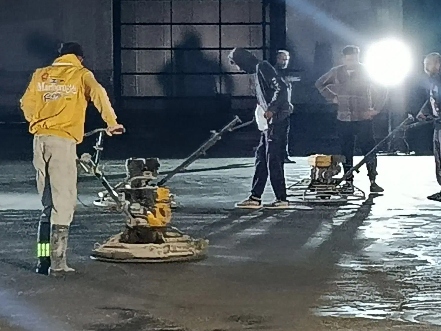 بتن ریزی باماله پروانه وتراز لیرزی|خدمات پیشه و مهارت|زنجان, |دیوار