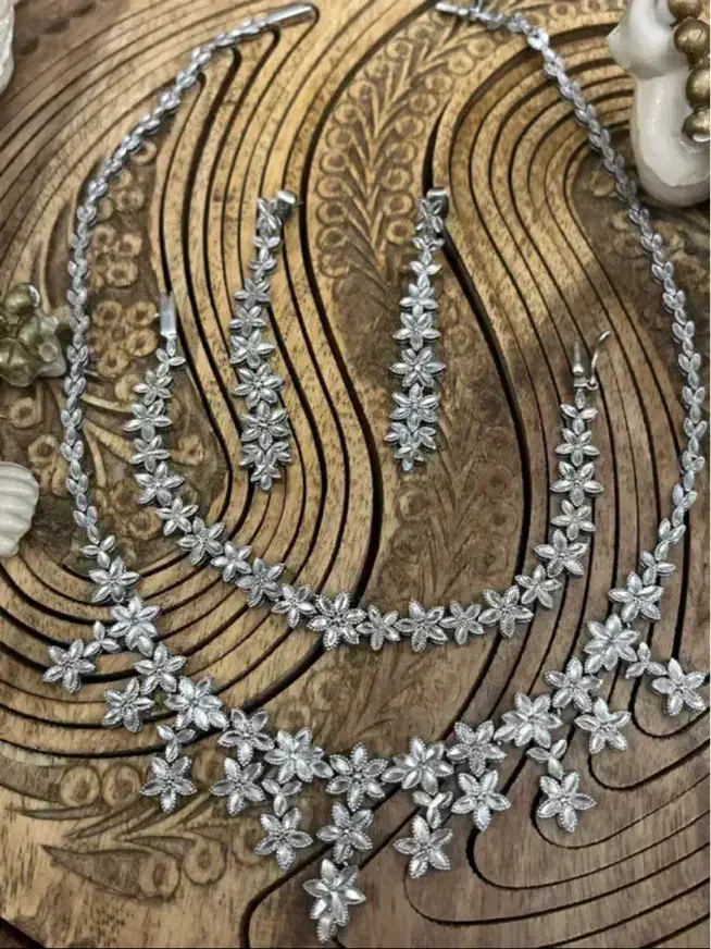 سرویس نقره ۹۲۵ آبکاری طلاسفید ۳۶گرم عینا مشابه طلا|بدلیجات|همدان, |دیوار