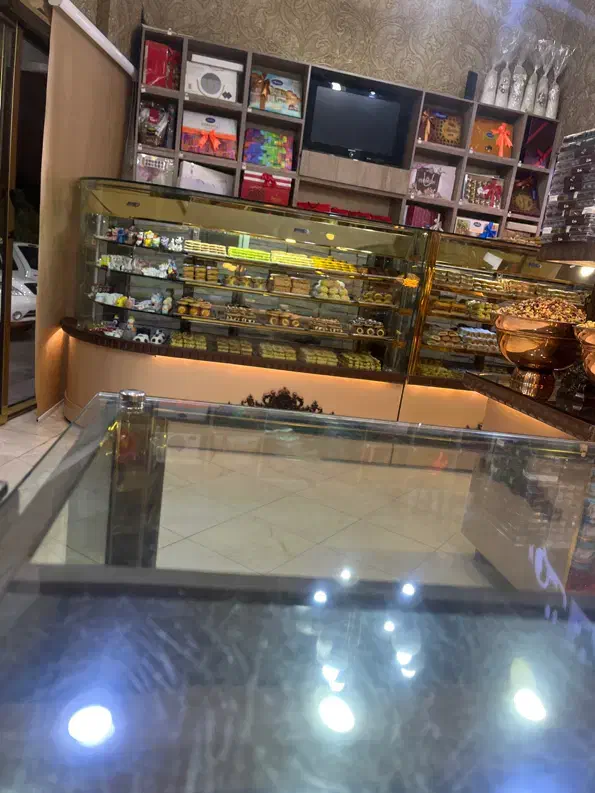 فروشنده خانم جهت کار درقنادی و کارگر ساده اقا|استخدام خدمات فروشگاه و رستوران|تهران, فدک|دیوار