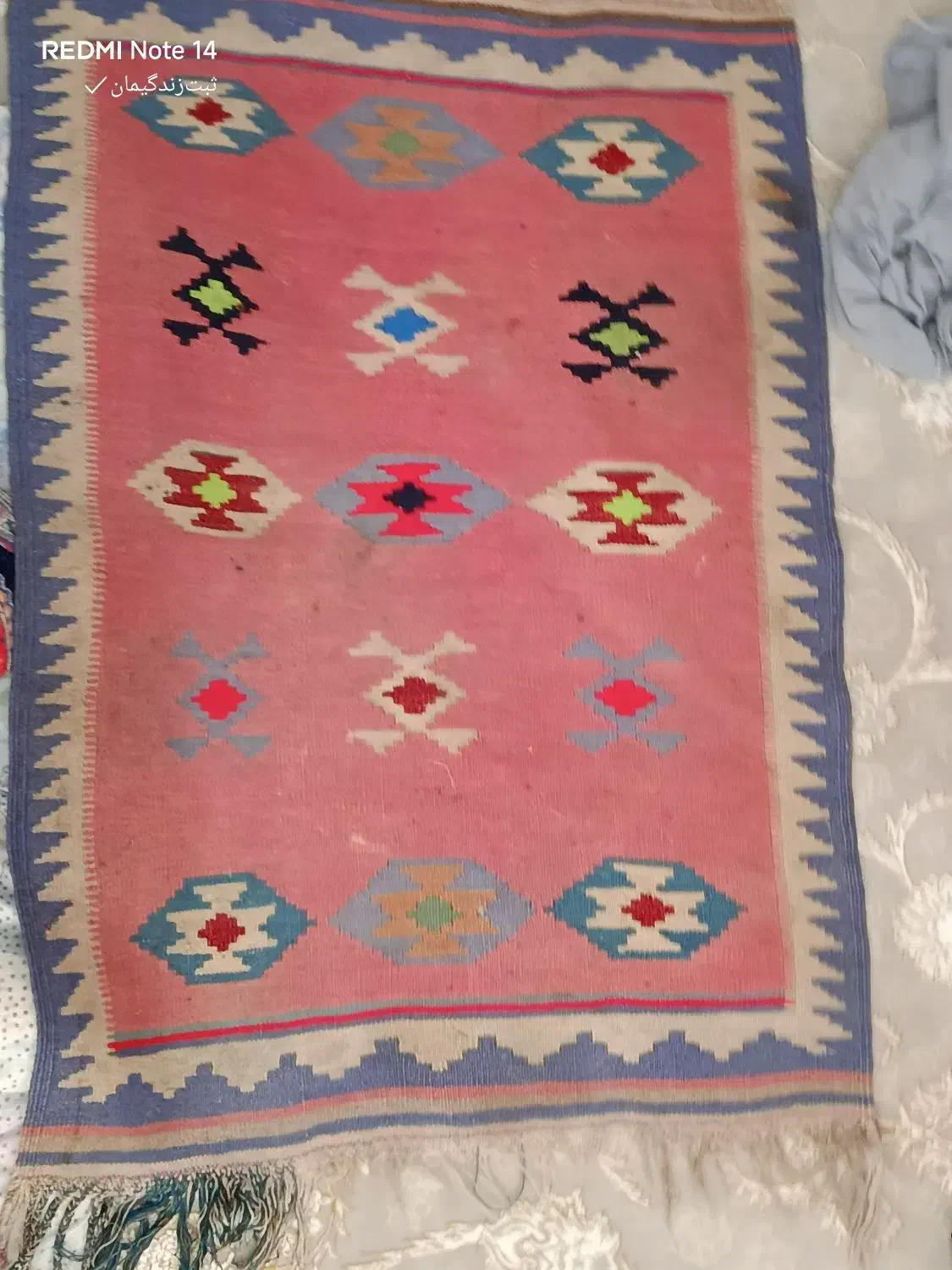 گلیم دستباف زرنیم(یک در نیم)|گلیم، جاجیم، گبه|کرمانشاه, |دیوار