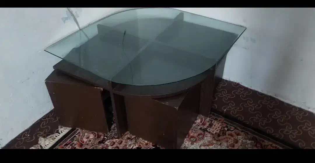 میز جلو مبلی همراه ۳تا عسلی سالم|مبلمان خانگی و میز عسلی|خرم‌آباد (تنکابن), |دیوار