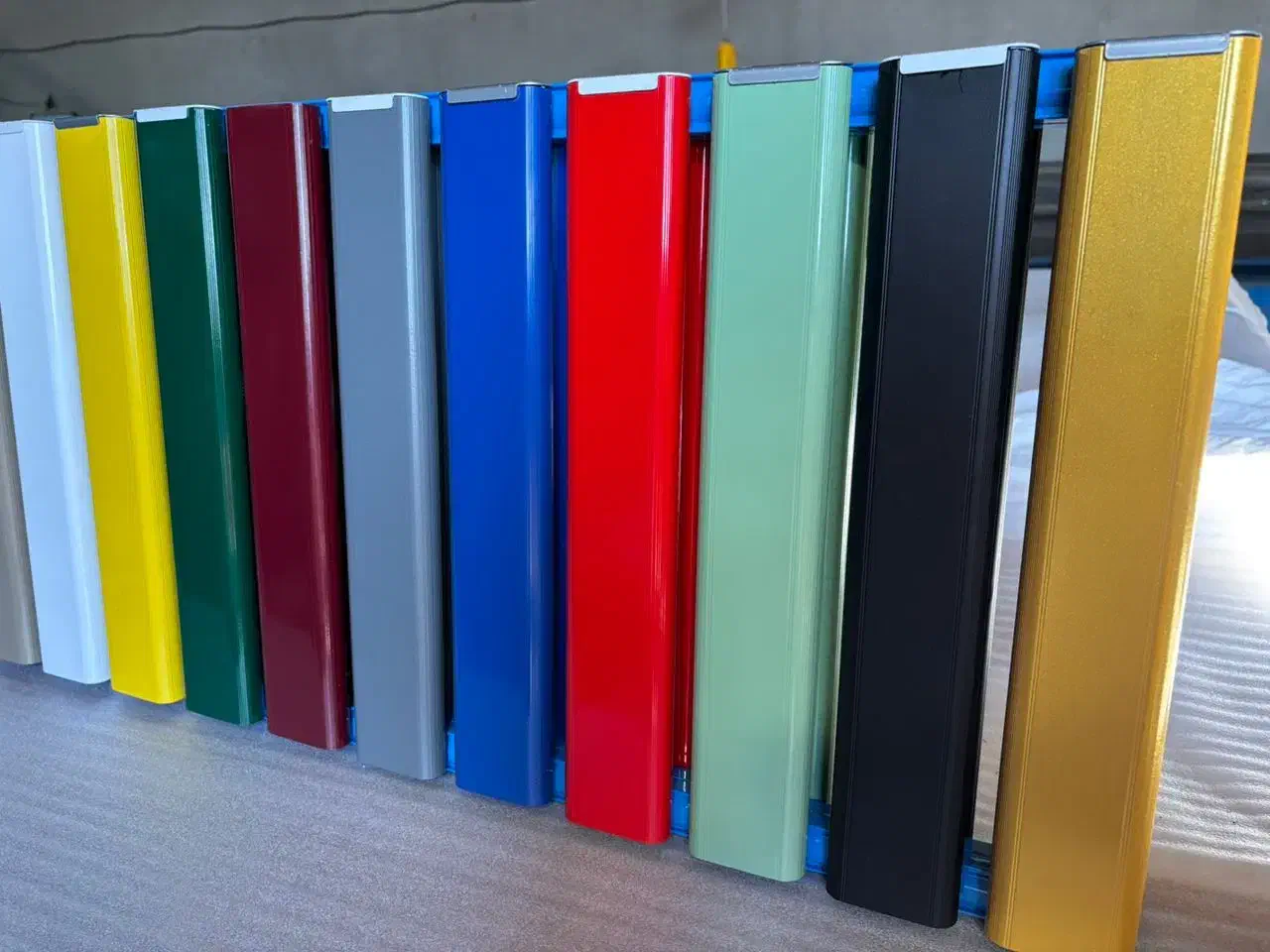 رادیاتور های با طرح رنگ ایستاده|آبگرمکن، پکیج، شوفاژ|تهران, ارامنه|دیوار