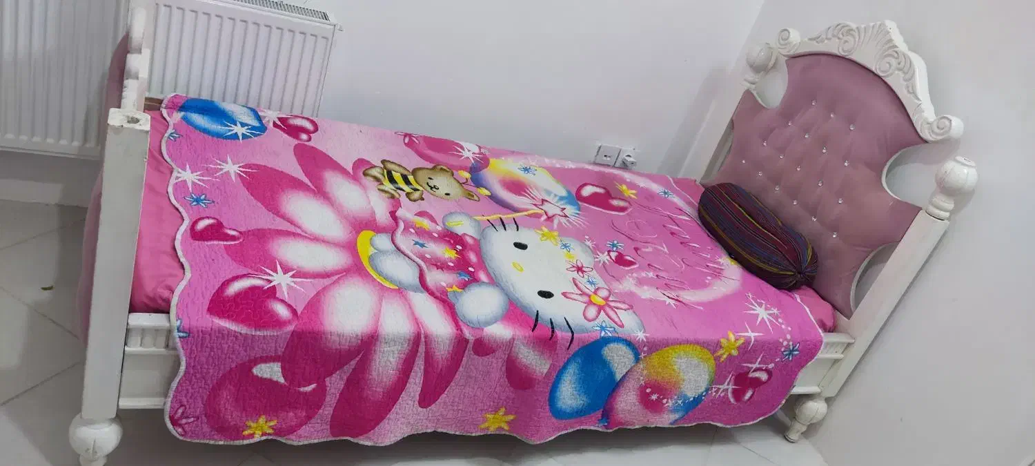 ماشین لباسشویی ، تخت کودک ، مبل|ماشین لباسشویی و خشککن لباس|گلبهار, شهر جدید گلبهار|دیوار