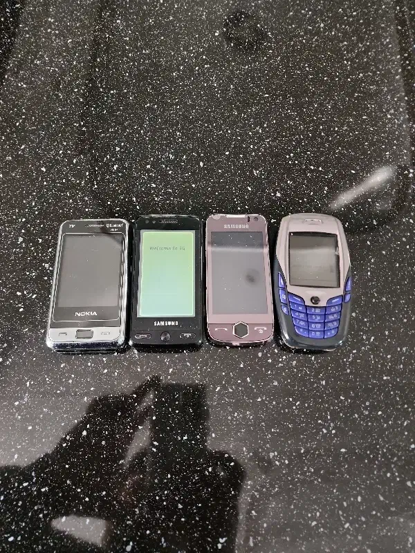 ۴ عدد گوشی قدیمی|موبایل|تهران, خزانه|دیوار