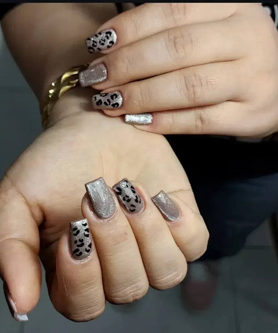 تخفیف  ویژه  کاشت ناخن برا شب یلدا زمان محدود|خدمات آرایشگری و زیبایی|اردبیل, |دیوار