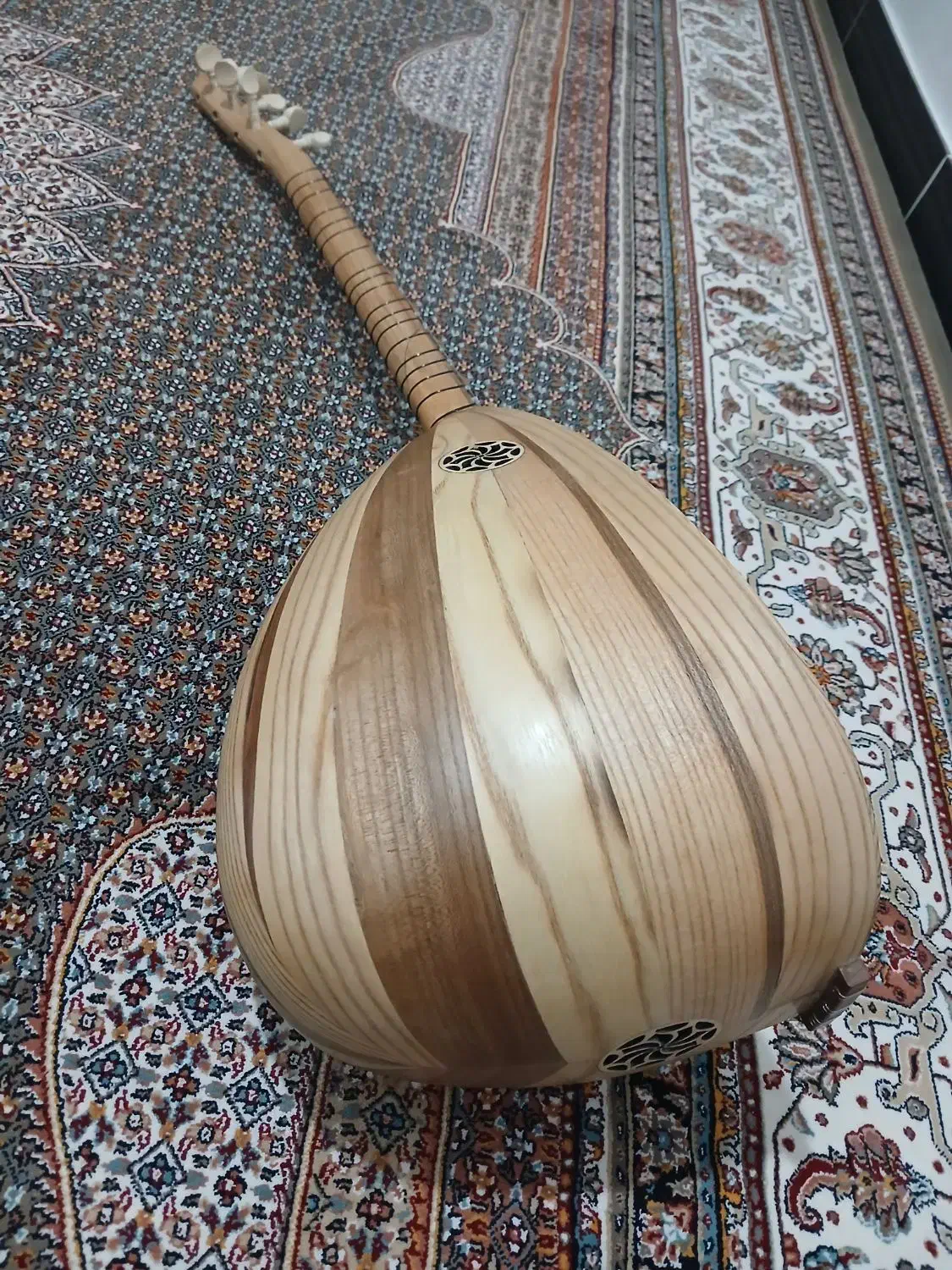 ساز|سازهای سنتی|ارومیه, |دیوار