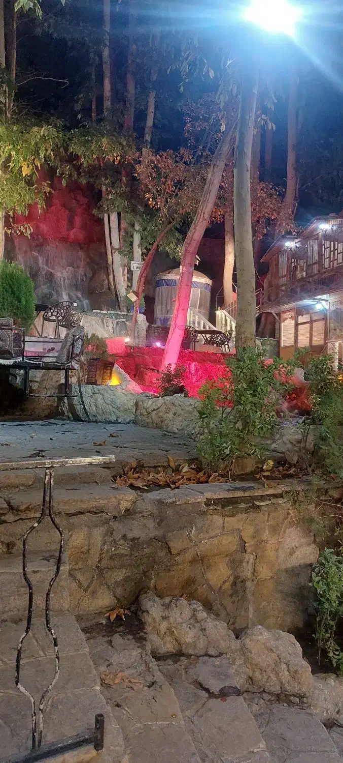 چند نفر نیروی جوان با حقوق عالی|استخدام خدمات فروشگاه و رستوران|شاندیز, |دیوار