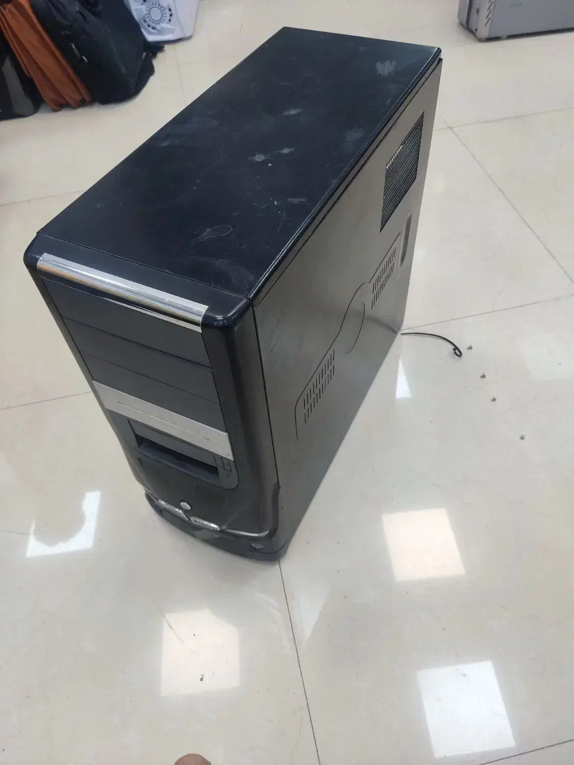 قاب کیس بزرگ طرح بنزچراغ دار مناسب گرافیک rx|قطعات و لوازم جانبی رایانه|مشهد, رده|دیوار