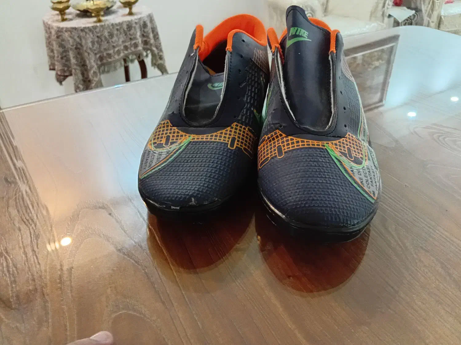 کفش چمن|ورزشهای توپی|تربتحیدریه, داروپخش|دیوار