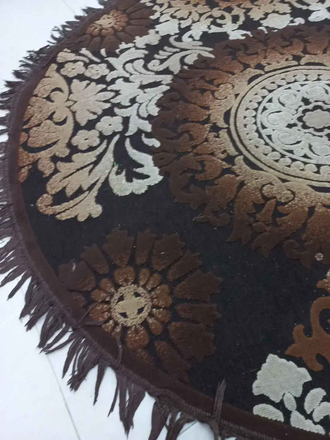 فرش گرد|فرش|رودهن, |دیوار