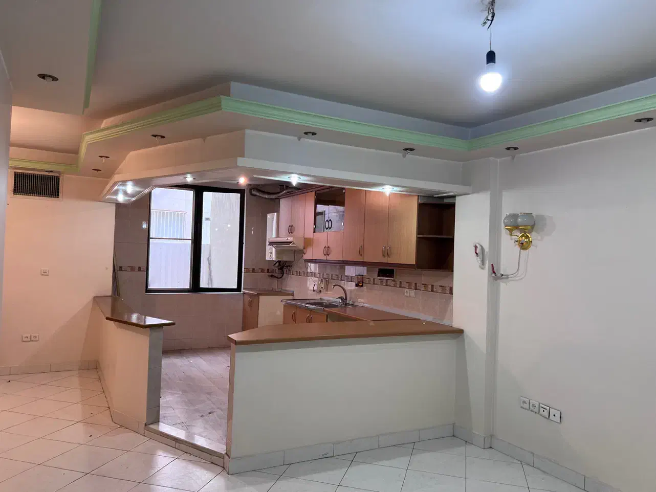 ۶۵ متری/۱۶ متری اول جنوبی/زوج یا مجرد موجه خانم