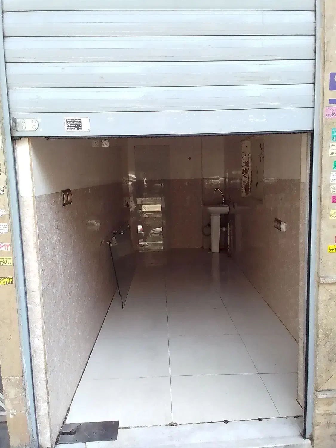 اجاره ۱۰ متر مغازه بر خیابان هاشمی-آب/برق/گاز/تلفن|اجارهٔ مغازه و غرفه|تهران, جیحون|دیوار