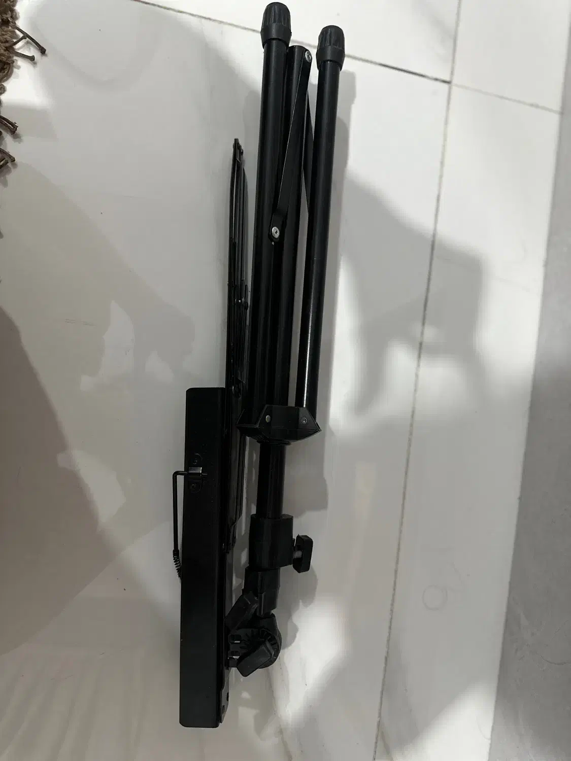 ویولن به همراه پایه نوت|ویولن|تهران, فلسطین (میدان انقلاب)|دیوار