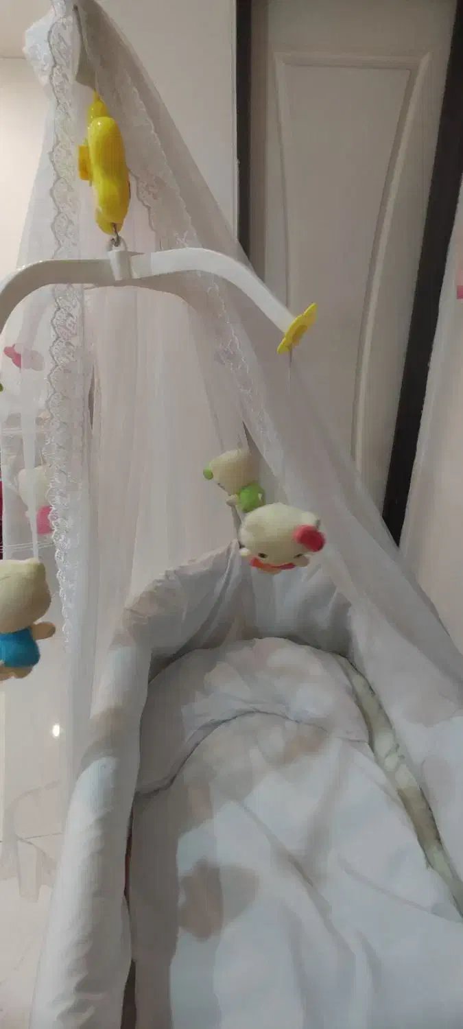 گهواره نوزاد موزیکال در حد نو|تخت و صندلی بچه|تهران, خانی آباد نو جنوبی|دیوار