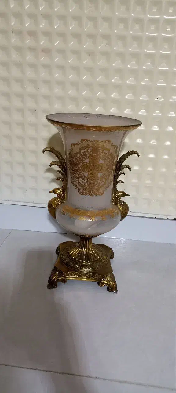 دوتا گلدون یه جا میوه وقهوه ساز|ظروف سرو و پذیرایی|گلوگاه بابل (گلیا), |دیوار