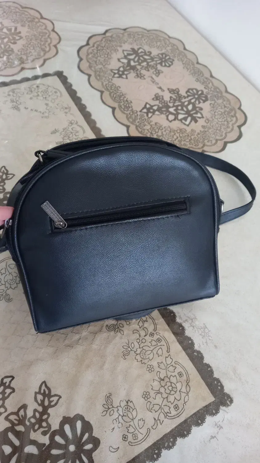 کیف|کیف، کفش، کمربند|فولادشهر, A4|دیوار