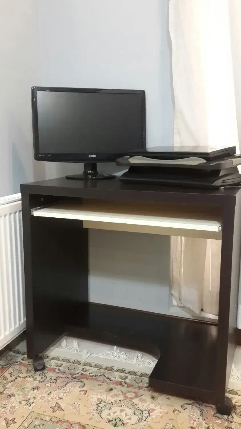 میز کامپیوتر IKEA. قابل باز و بسته کردن|قطعات و لوازم جانبی رایانه|پرند, فاز ۰|دیوار