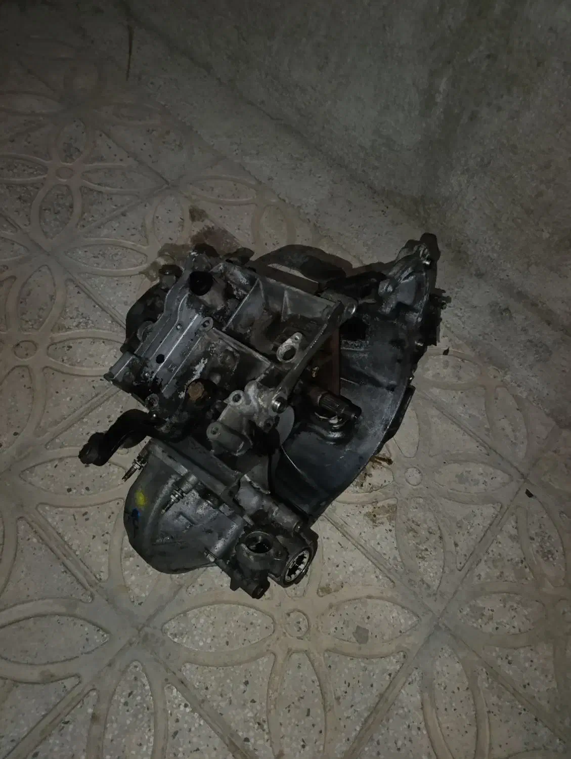 گیربکس1979 اروپایی|قطعات یدکی و لوازم جانبی|همدان, |دیوار