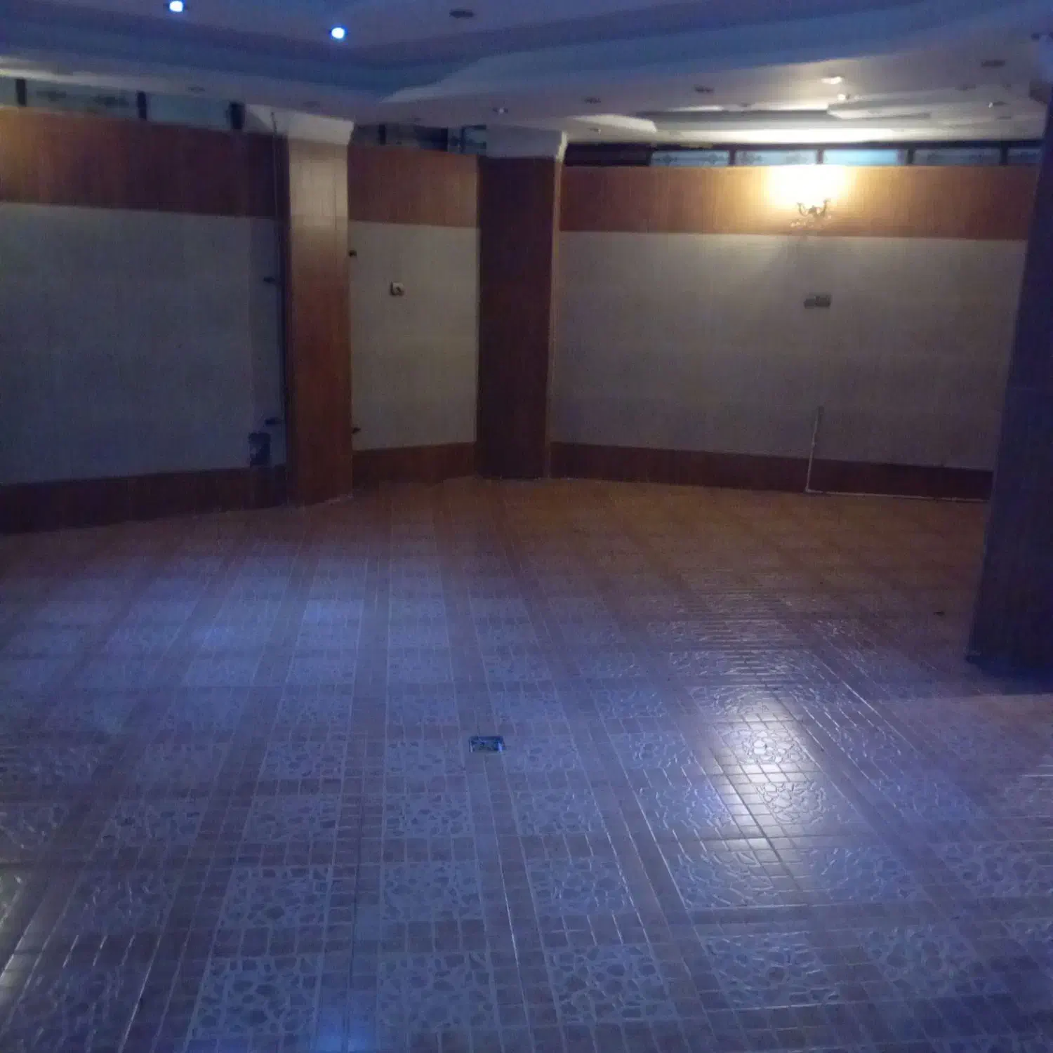 رهن اجاره سالن پارکینگ زیر زمین طلائیه قرچک۶۰ متری|اجارهٔ مغازه و غرفه|قرچک, شهرک طلائیه|دیوار