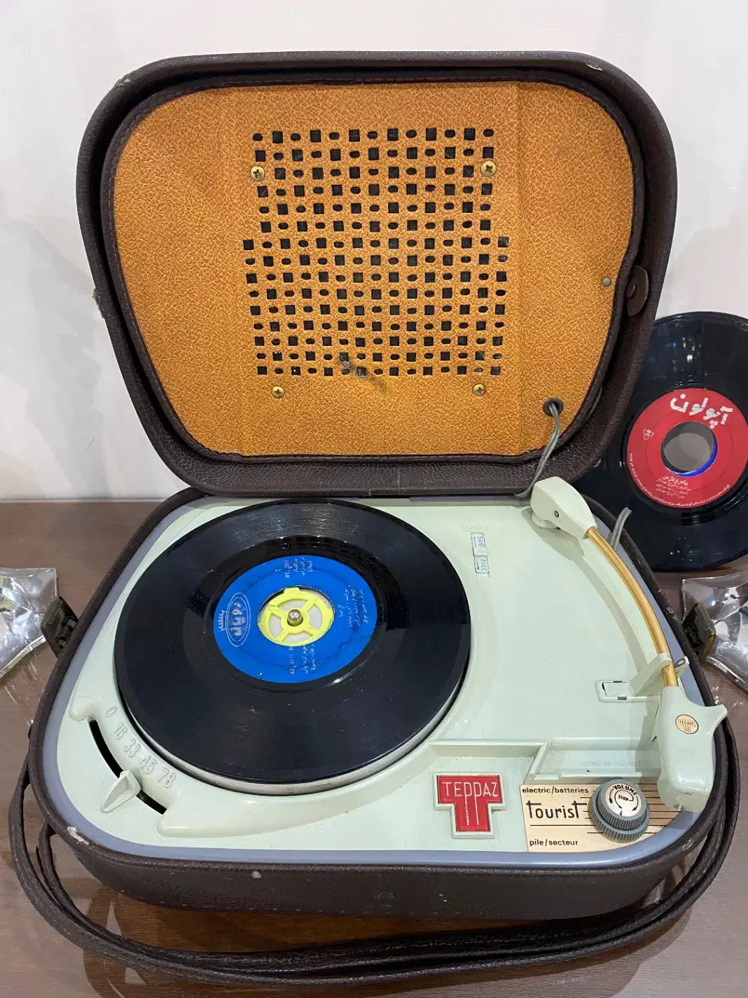 لوازم آنتیک|کلکسیون اشیاء عتیقه|دلیجان, |دیوار