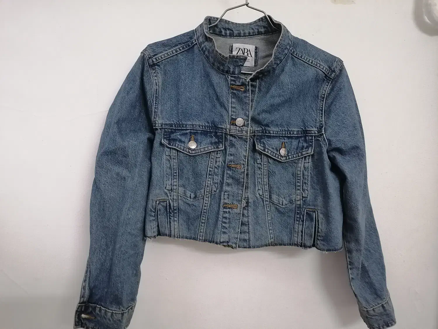 کت جین|لباس|گرگان, |دیوار