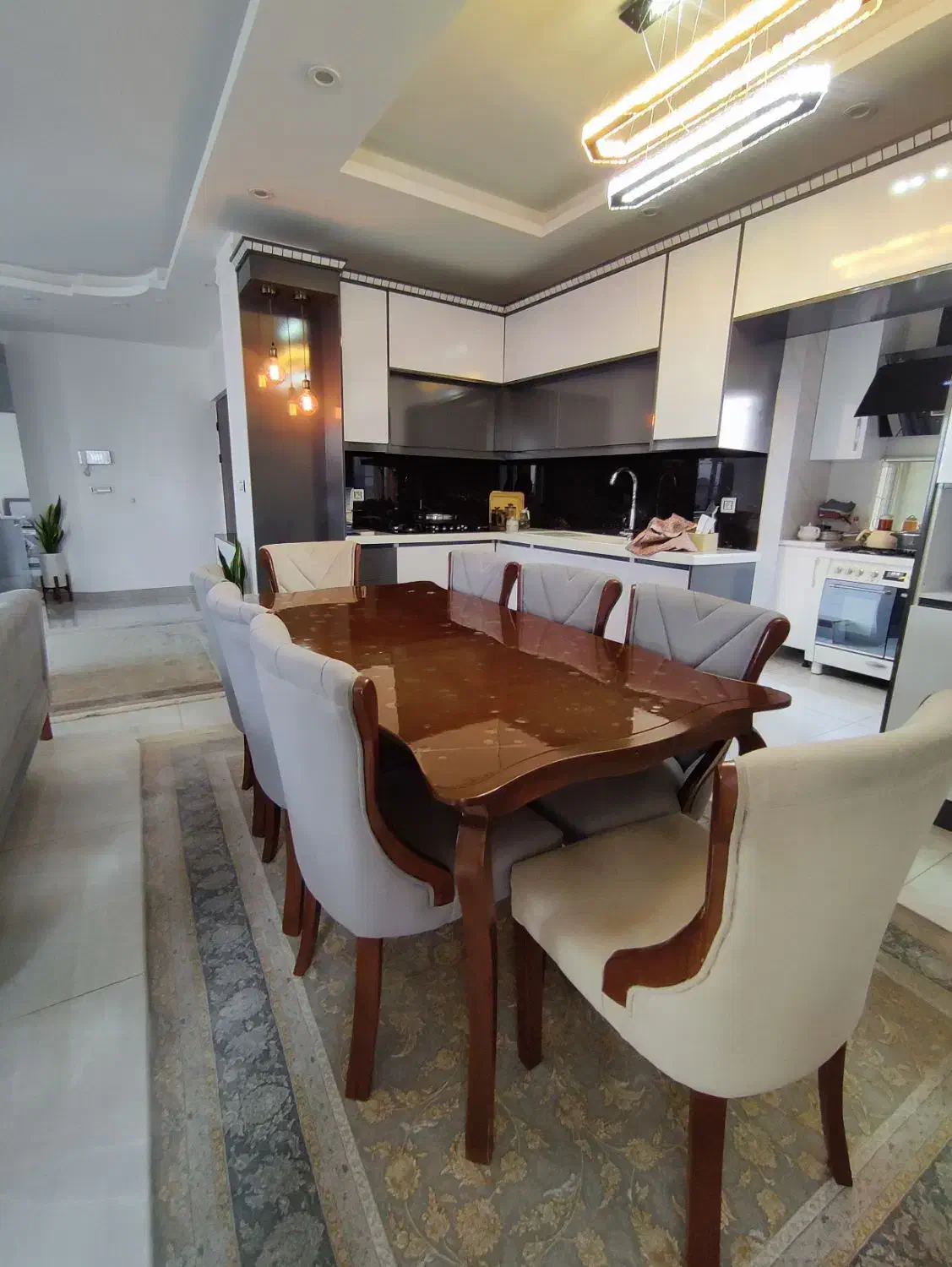 میز و صندلی|میز و صندلی غذاخوری|رشت, گلباغ نماز|دیوار