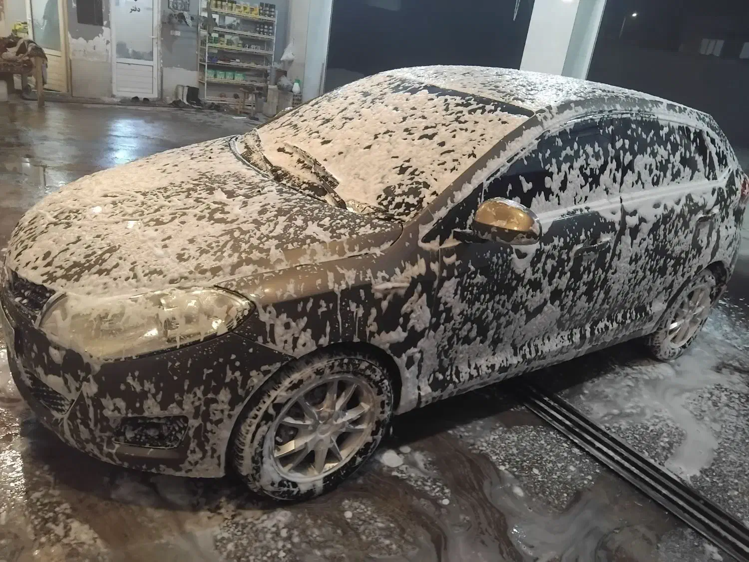 ام وی ام ۳۱۵H|خودرو سواری و وانت|قم, چهل درخت|دیوار