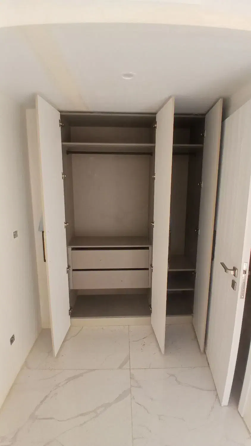 کمک نصب کابینت|استخدام معماری، عمران و ساختمانی|تهران, تهران‌نو|دیوار