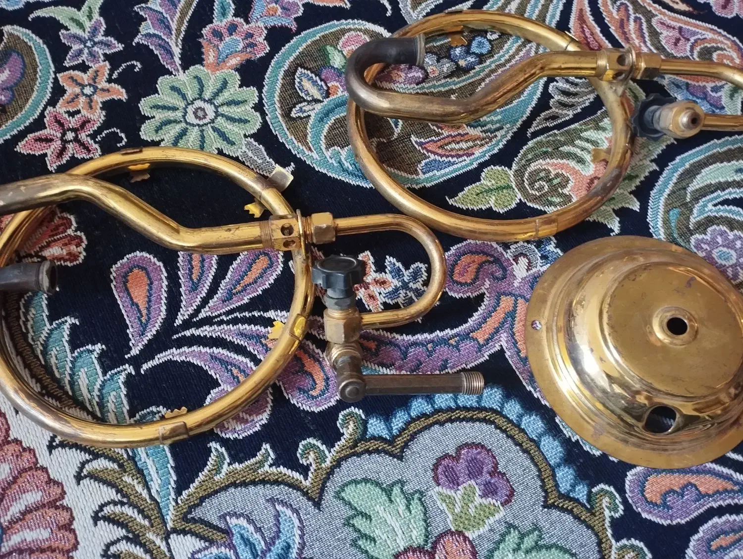 لوستر و روشنایی  جنس برنج|لوستر و چراغ آویز|قم, شاه ابراهیم|دیوار