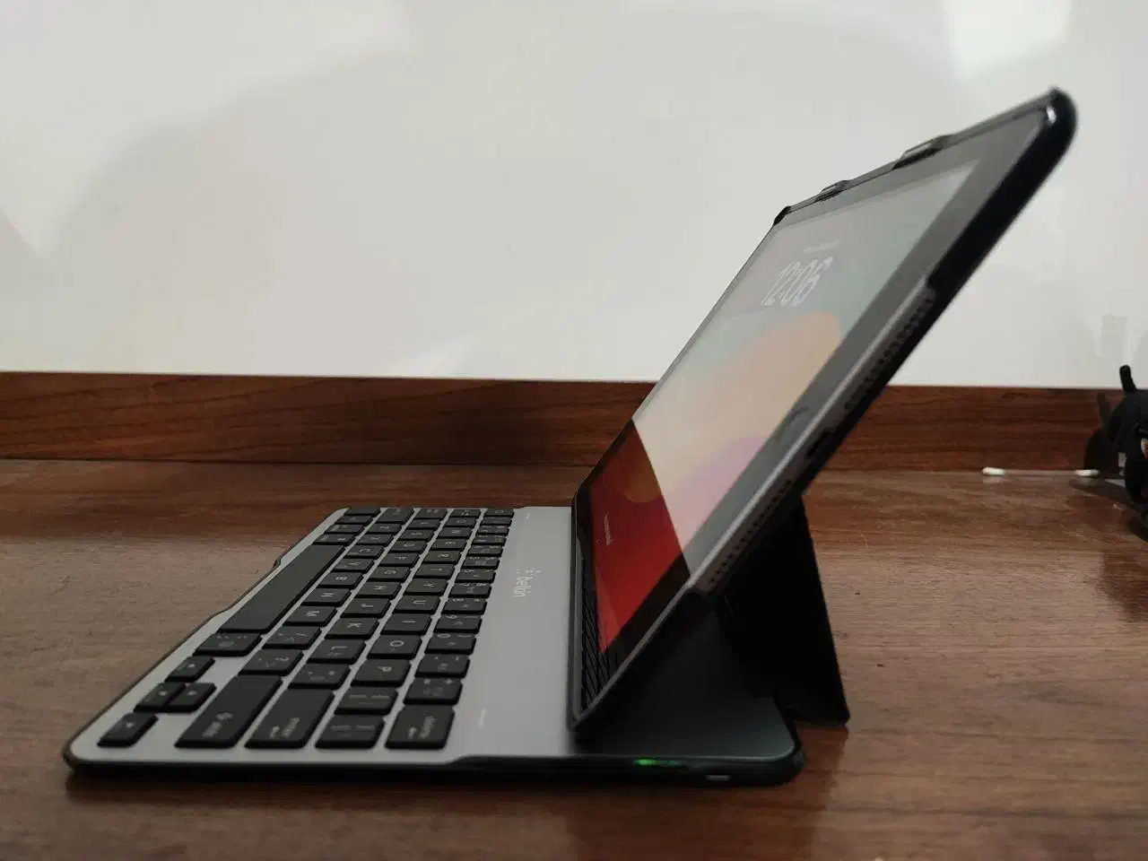 آیپد نسل ۶ (۲۰۱۸) با کیبورد|تبلت|تهران, گیشا|دیوار