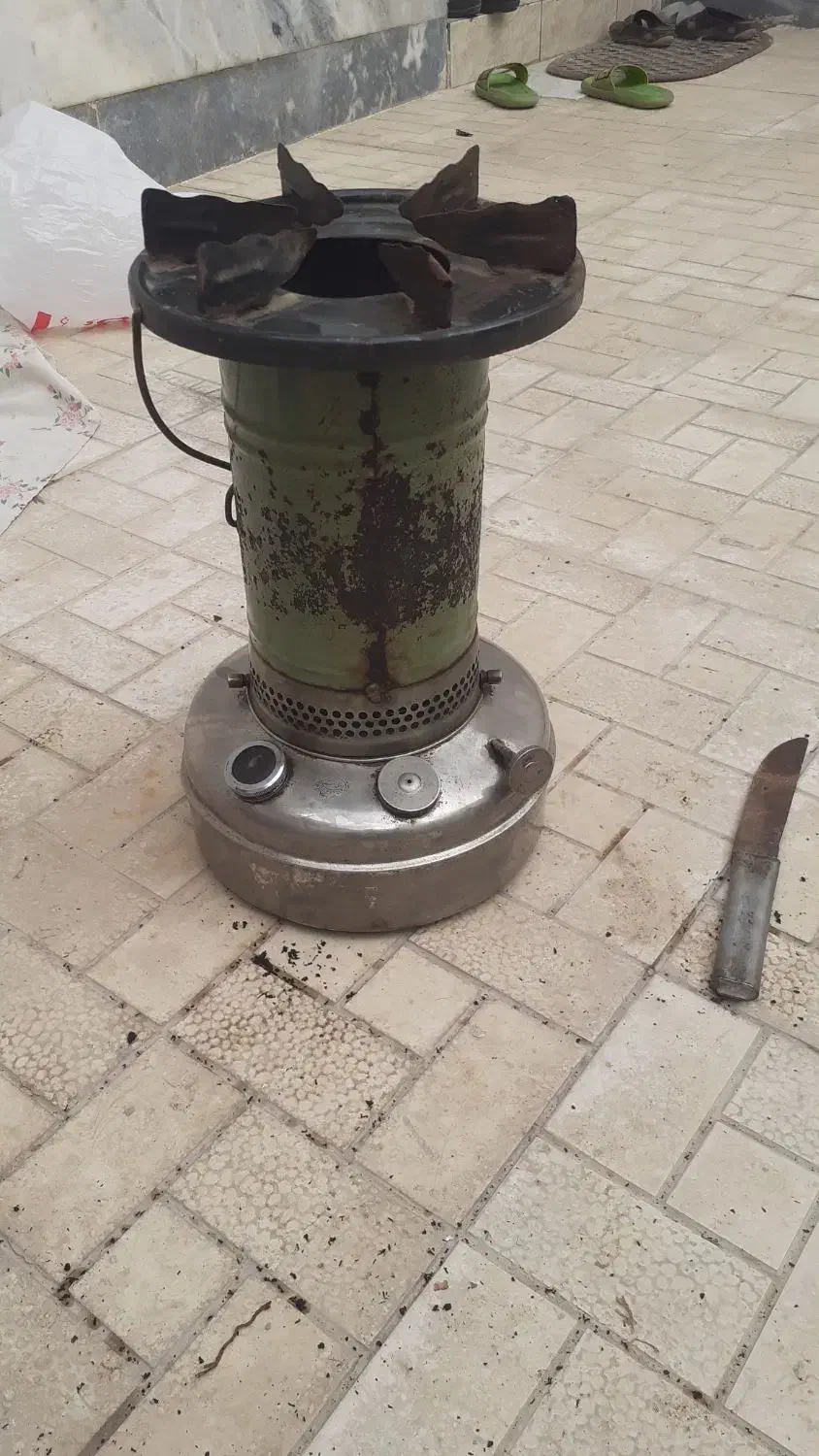 یک عدد چراغ نفتی|لامپ و چراغ|بجنورد, |دیوار