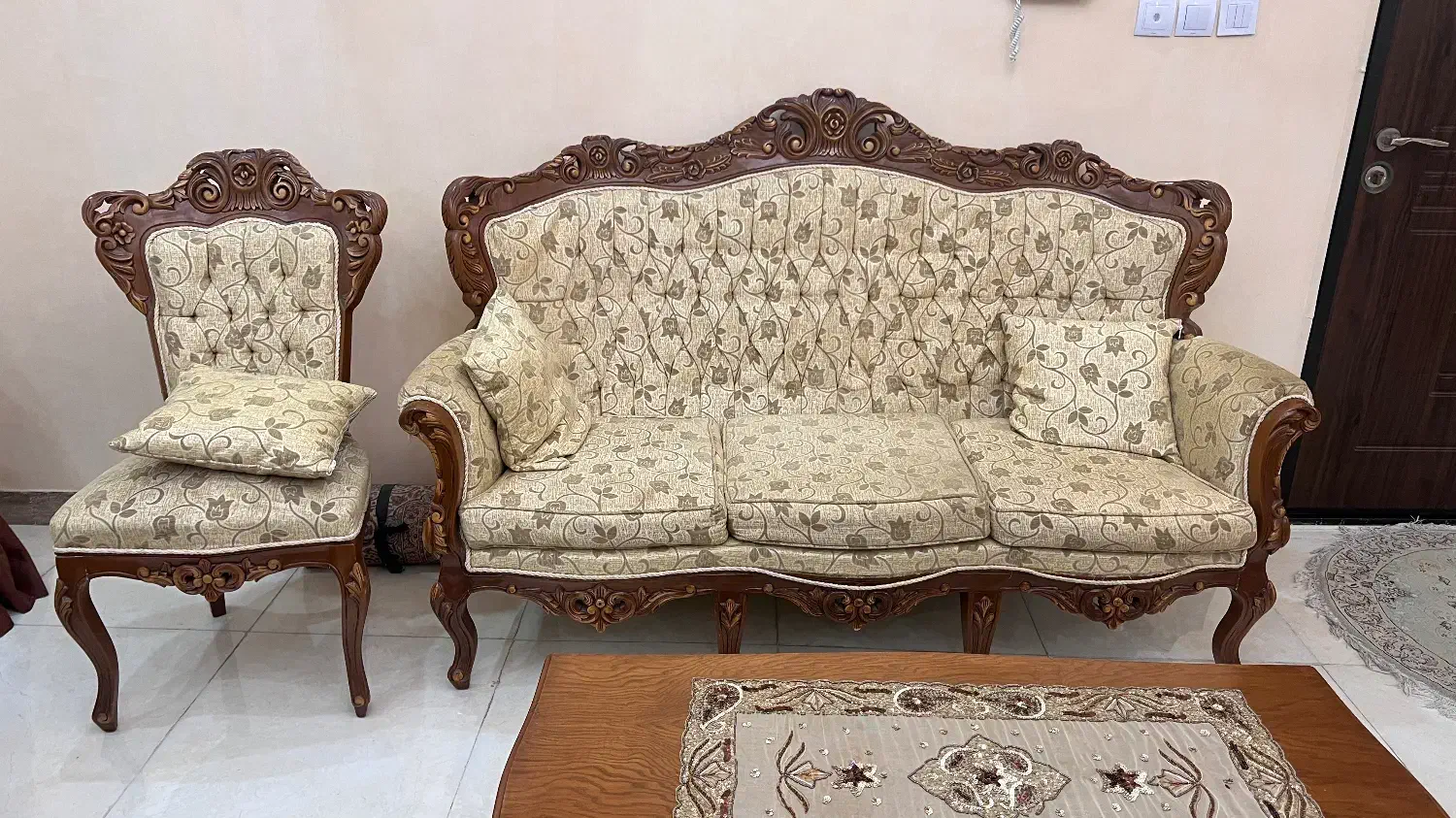 مبل ۹ نفر و میز نهار خوری ۸|مبلمان خانگی و میز عسلی|رشت, چله خانه|دیوار