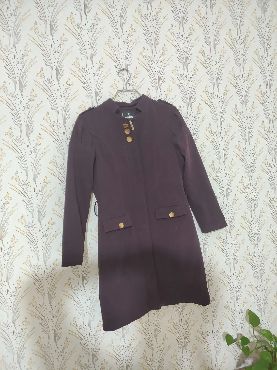 پالتو|لباس|مشهد, چهاربرج|دیوار