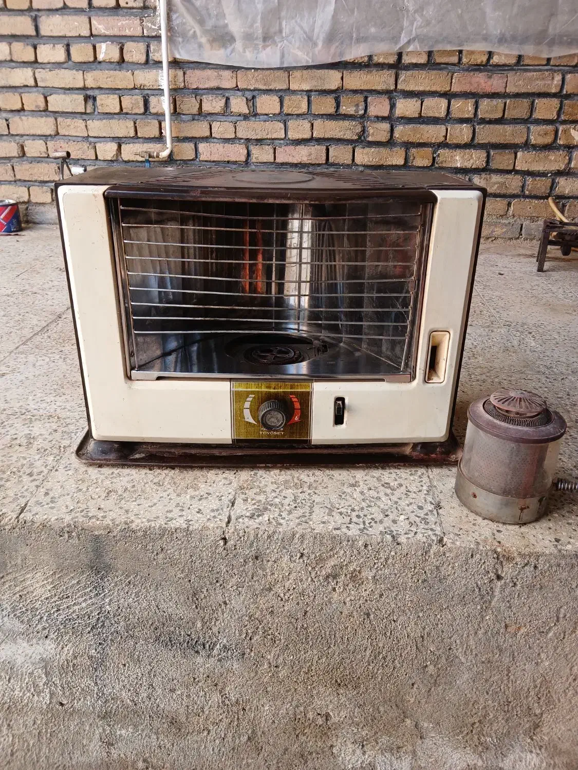 چراغ نفتی قدیمی سالم|کلکسیون اشیاء عتیقه|بروجرد, |دیوار